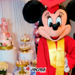 Minnie Graduation Character, Recrea Usa