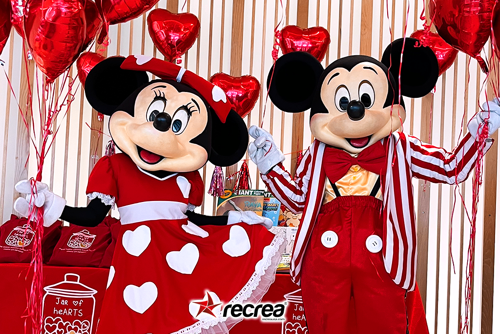 Characters-Mickey-Minnie-Valentine-Recrea-Usa-1 (1)